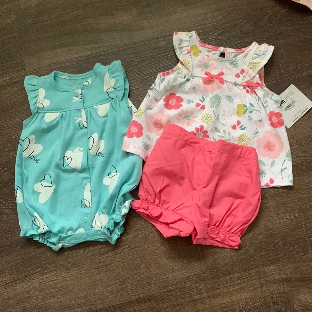 Carter’s size NB/0-3M lot. NWT